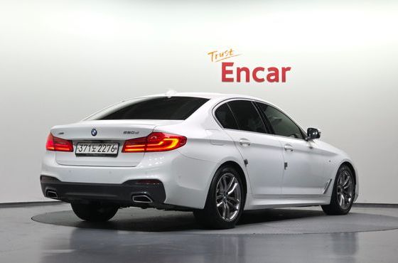 BMW 5-Series 520d xDrive M Sport Package Plus — пробег 133 613 км — фото 2 из 5