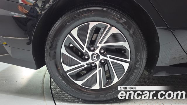 Hyundai Sonata Premium — пробег 79 879 км — фото 5 из 5