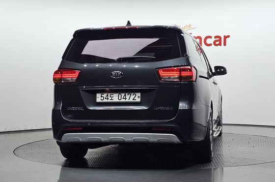 Kia Carnival 7-seater Limousine President — пробег 184 426 км — фото 4 из 5