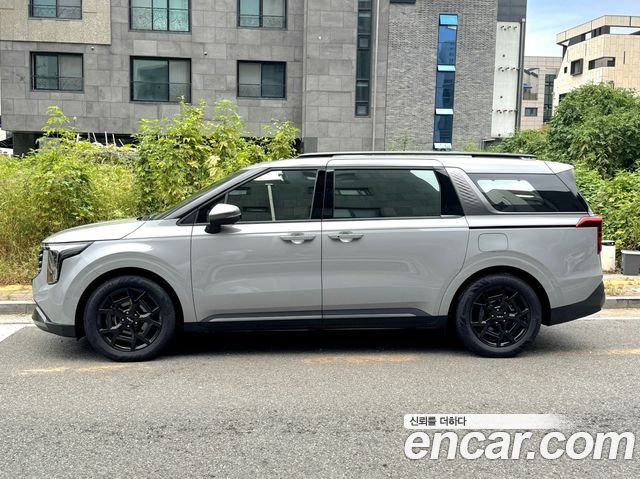Kia Carnival Gasoline 9-Seater Gravity — пробег 16 000 км — фото 4 из 5