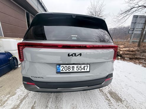 Kia Carnival Hev 9 Seater X Line — пробег 6 800 км — фото 3 из 5