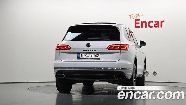 Volkswagen Touareg 3.0 TDI Prestige — пробег 60 087 км — фото 4 из 5