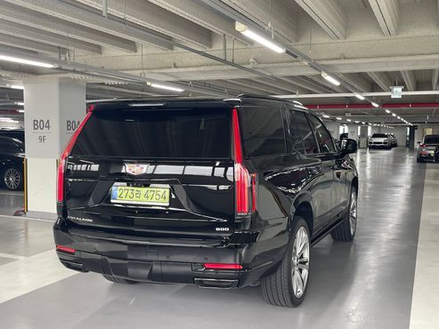 Cadillac Escalade 6.2 Sports Platinum — пробег 15 км — фото 5 из 5