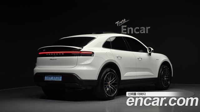 Porsche Macan Base 4 — пробег 12 096 км — фото 2 из 5