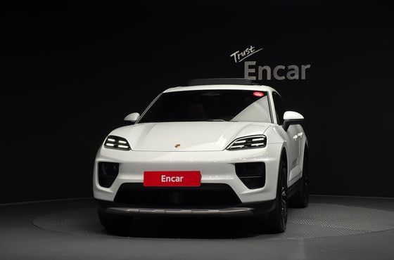 Porsche Macan Base 4 — пробег 12 096 км — фото 3 из 5