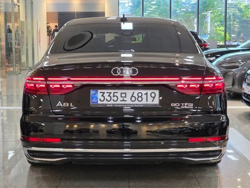 Audi A8 60 TFSI Quattro LWB — пробег 63 261 км — фото 4 из 5
