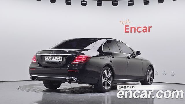 Mercedes-Benz E-Class из Кореи Encar