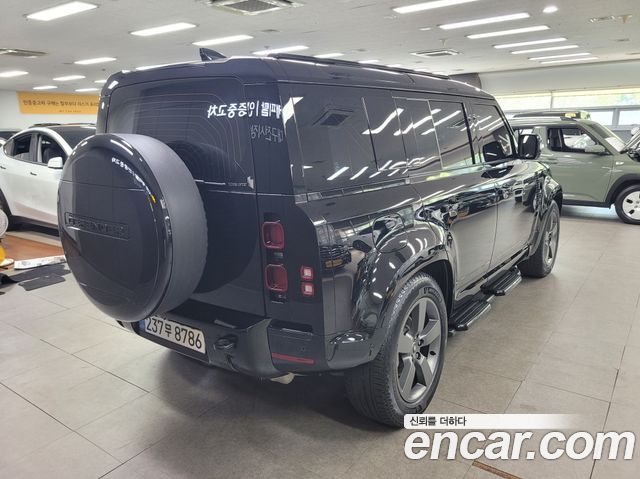 Land Rover Defender 110 P300 X-Dynamic SE — пробег 21 539 км — фото 2 из 5
