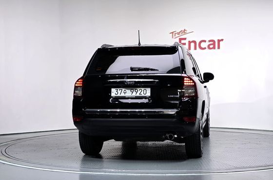 Jeep Compass 2.4 Limited 1st — пробег 60 084 км — фото 4 из 5