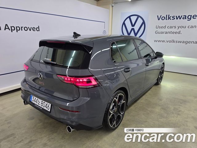 Volkswagen Golf 2.0 GTI — пробег 7 674 км — фото 2 из 5