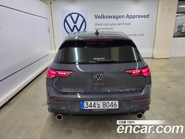 Volkswagen Golf 2.0 GTI — пробег 7 674 км — фото 4 из 5