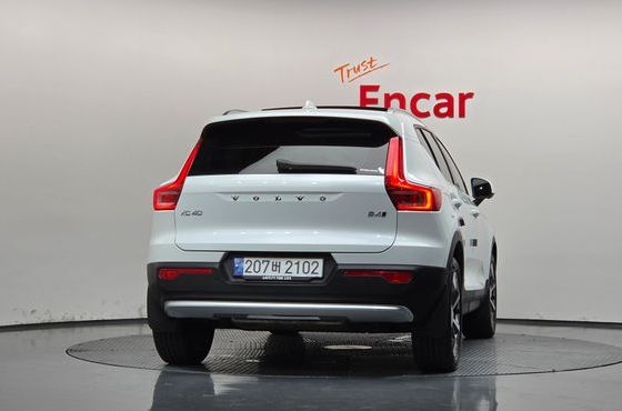Volvo XC40 B4 Ultimate Bright — пробег 18 736 км — фото 4 из 5