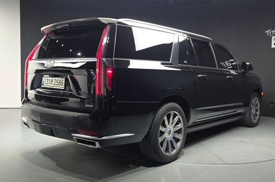 Cadillac Escalade 6.2 ESV ESV Premium Luxury Platinum — пробег 59 283 км — фото 2 из 5