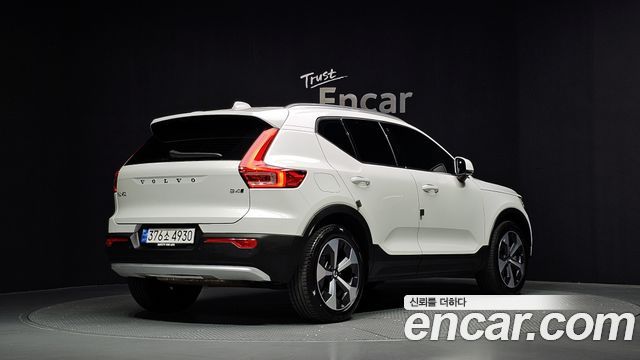 Volvo XC40 B4 Ultimate Bright — пробег 29 732 км — фото 2 из 5