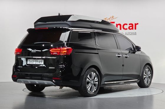 Kia Carnival 9-Seater Hi-Limousine Luxury — пробег 125 080 км — фото 2 из 5