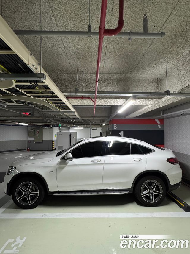 Mercedes-Benz GLC-Class GLC300e 4MATIC Coupe — пробег 52 000 км — фото 3 из 5
