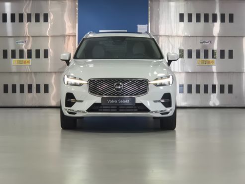 Volvo XC60 T8 Ultra Bright — пробег 2 053 км — фото 2 из 5
