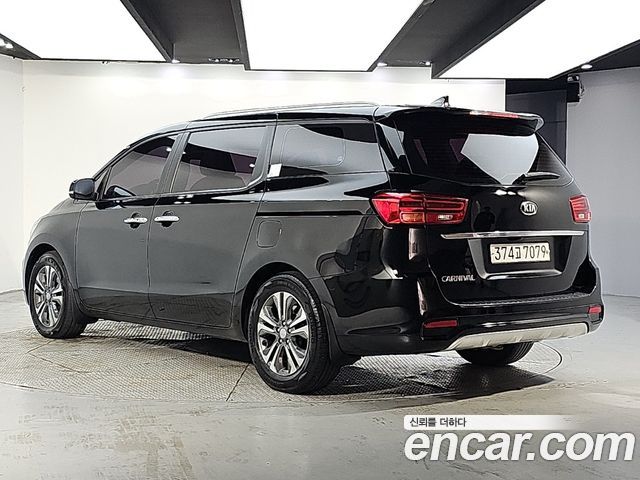 Kia Carnival из Кореи Encar