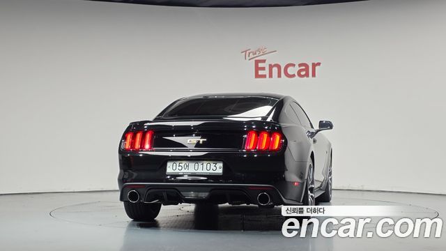 Ford Mustang GT Coupe — пробег 89 118 км — фото 4 из 5