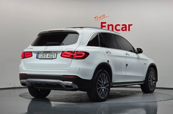 Mercedes-Benz GLC-Class GLC300e 4MATIC — пробег 123 719 км — фото 2 из 5
