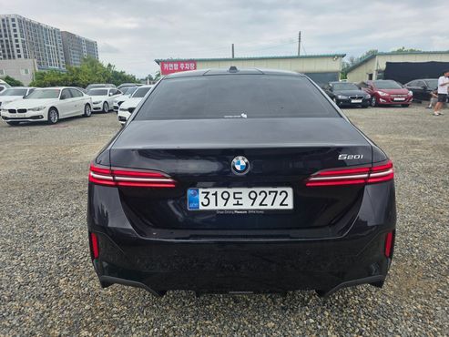 BMW 5-Series 520i M Sport — пробег 8 723 км — фото 2 из 5