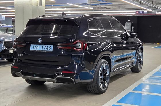 BMW iX3 M Sports — пробег 13 550 км — фото 2 из 5