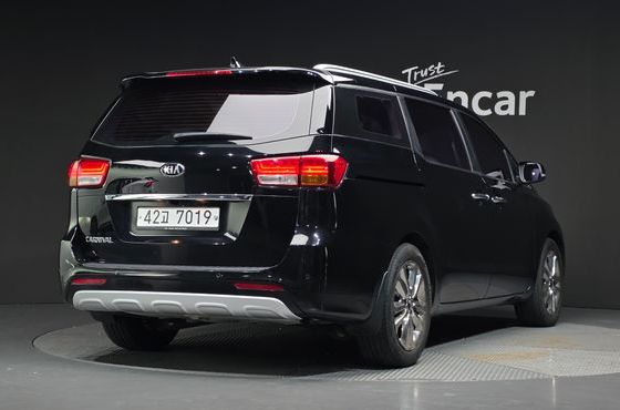 Kia Carnival 9-seater Prestige — пробег 149 357 км — фото 2 из 5