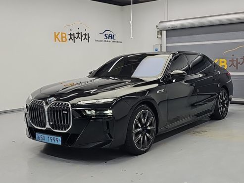 BMW i7 M70 xDrive — пробег 71 693 км — фото 1 из 5