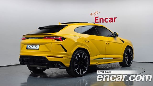 Lamborghini Urus из Кореи Encar