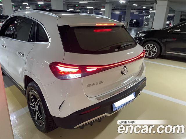 Mercedes-Benz EQA EQA250 AMG Line — пробег 14 000 км — фото 2 из 5