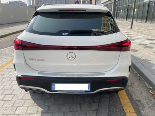 Mercedes-Benz EQA EQA250 AMG Line — пробег 14 000 км — фото 4 из 5