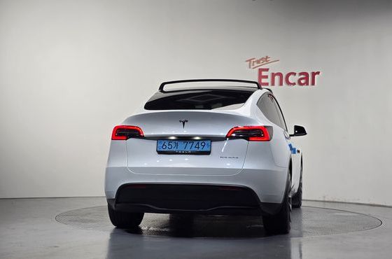 Tesla Model Y Long Range AWD — пробег 67 340 км — фото 4 из 5