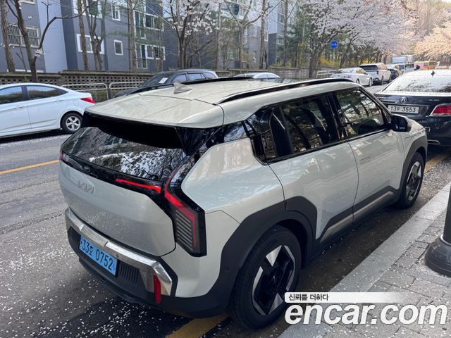 Kia EV3 Long Range 2WD Earth — пробег 59 000 км — фото 4 из 5