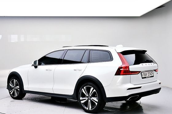 Volvo V60 T5 Pro AWD — пробег 99 108 км — фото 2 из 5
