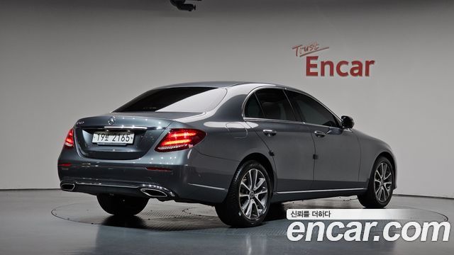 Mercedes-Benz E-Class из Кореи Encar