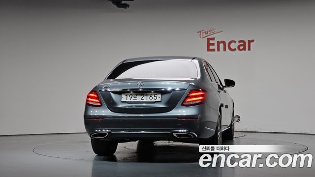 Mercedes-Benz E-Class из Кореи Encar