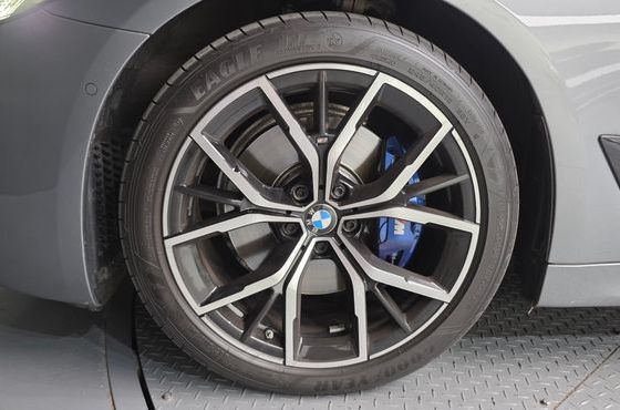 BMW 5-Series 530i xDrive M Sport Package — пробег 28 132 км — фото 5 из 5
