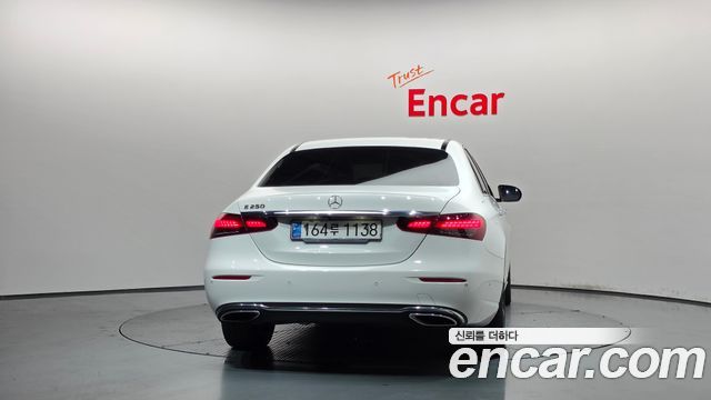 Mercedes-Benz E-Class E250 Avantgarde — пробег 128 650 км — фото 4 из 5