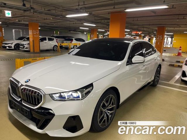BMW 5-Series 520i M Sport — пробег 14 км — фото 2 из 5