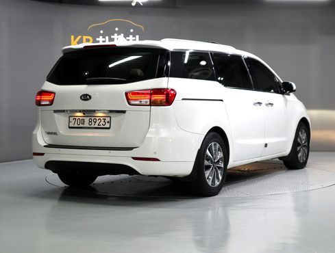 Kia Carnival 11-seater Noblesse — пробег 134 649 км — фото 3 из 5
