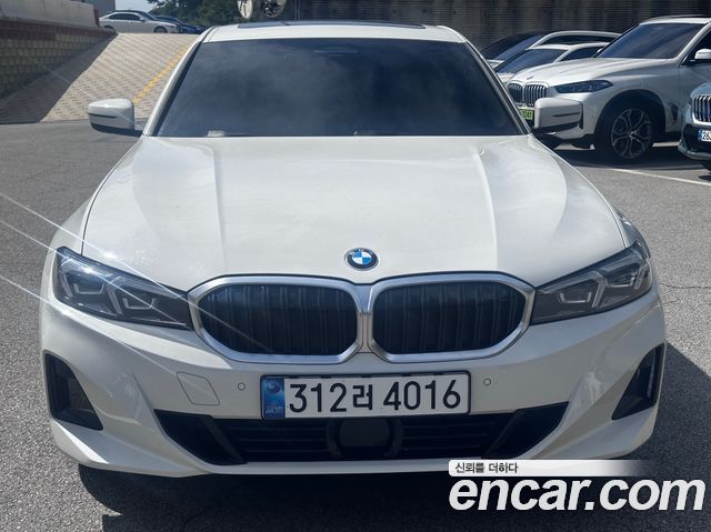 BMW 3-Series 320i — пробег 9 060 км — фото 2 из 5
