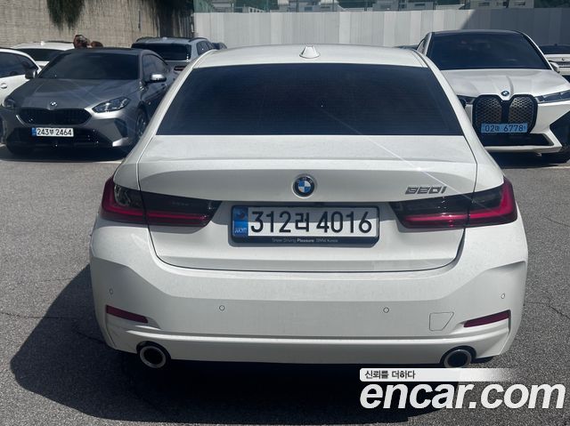 BMW 3-Series 320i — пробег 9 060 км — фото 4 из 5