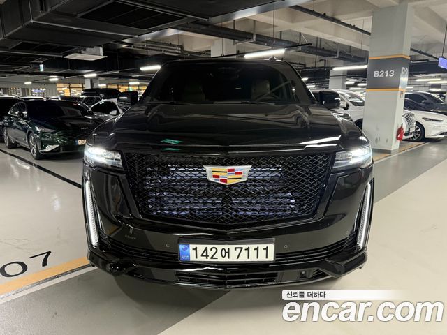 Cadillac Escalade 6.2 Sports Platinum — пробег 24 856 км — фото 2 из 5