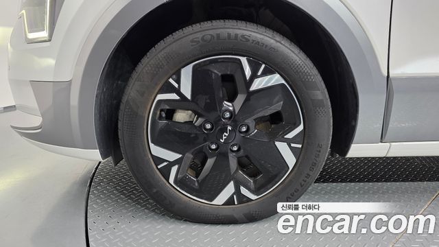Kia Niro Earth — пробег 26 970 км — фото 5 из 5