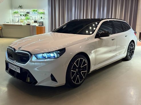 BMW M5 M5 Touring — пробег 4 000 км — фото 1 из 5