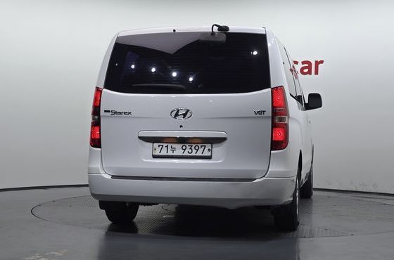 Hyundai Starex 12-Seater Wagon CVX Deluxe — пробег 123 576 км — фото 4 из 5