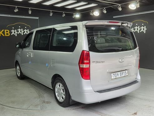 Hyundai Starex 11-Seater Wagon CVX Premium — пробег 140 000 км — фото 4 из 5