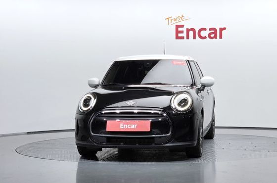 Mini Cooper 5Door Classic Third Generation — пробег 15 084 км — фото 3 из 5