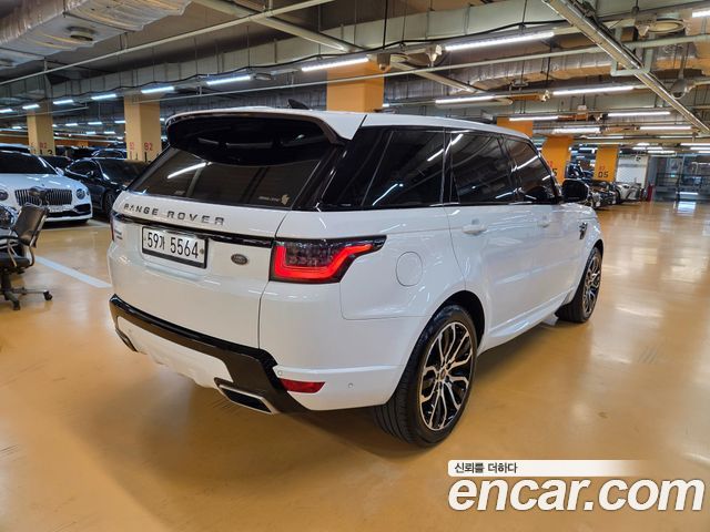 Land Rover Range Rover Sport 3.0 SDV6 HSE Dynamic — пробег 59 300 км — фото 2 из 5