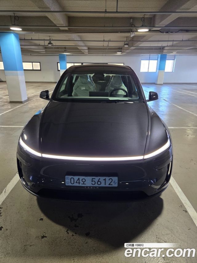 Tesla Model Y L Long Range AWD — пробег 10 км — фото 1 из 5